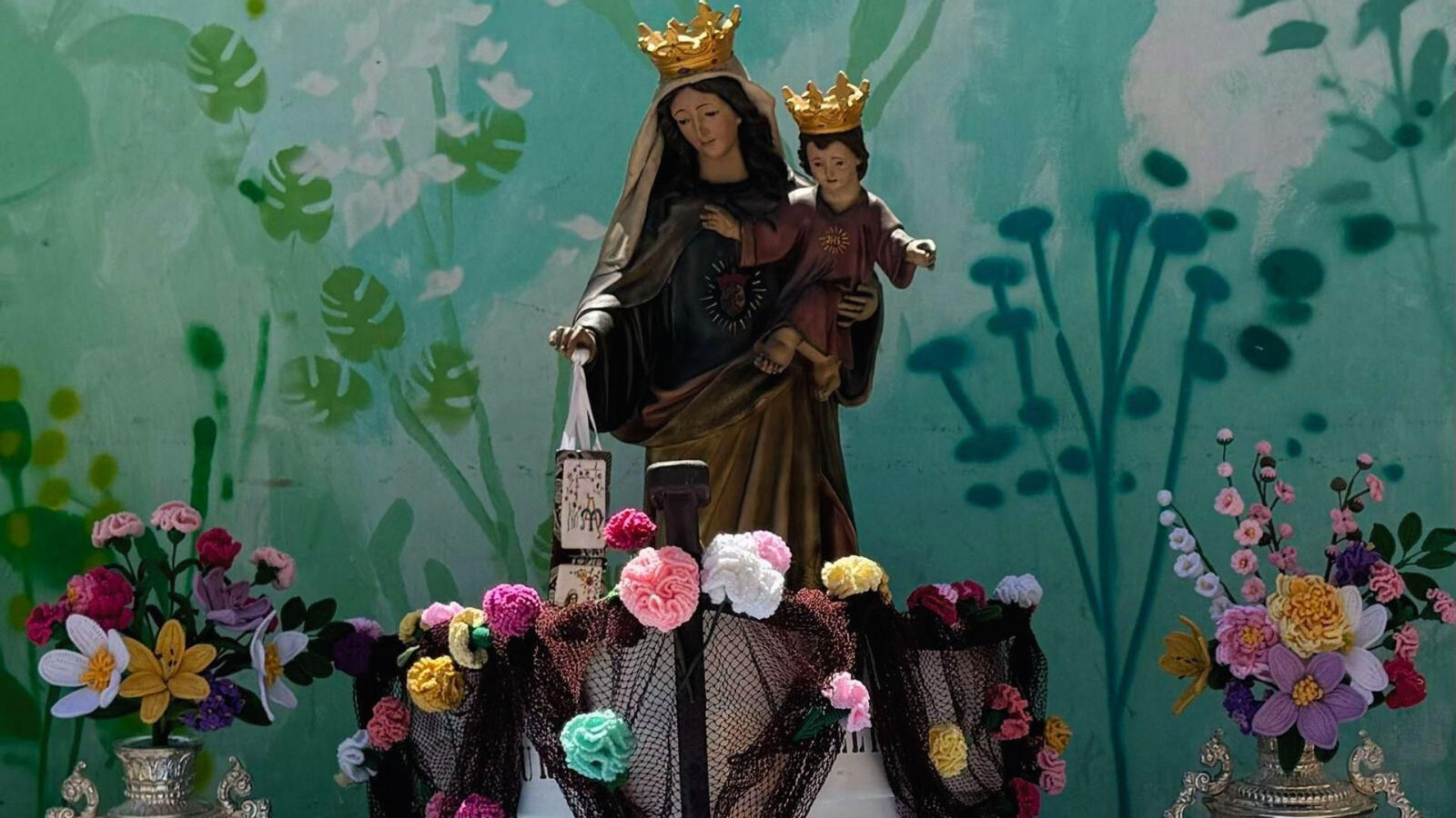 La asociación RecreArte recupera este sábado una tradición vecinal algecireña con un altar, convivencia y aperitivos en pleno barrio de la Caridad.