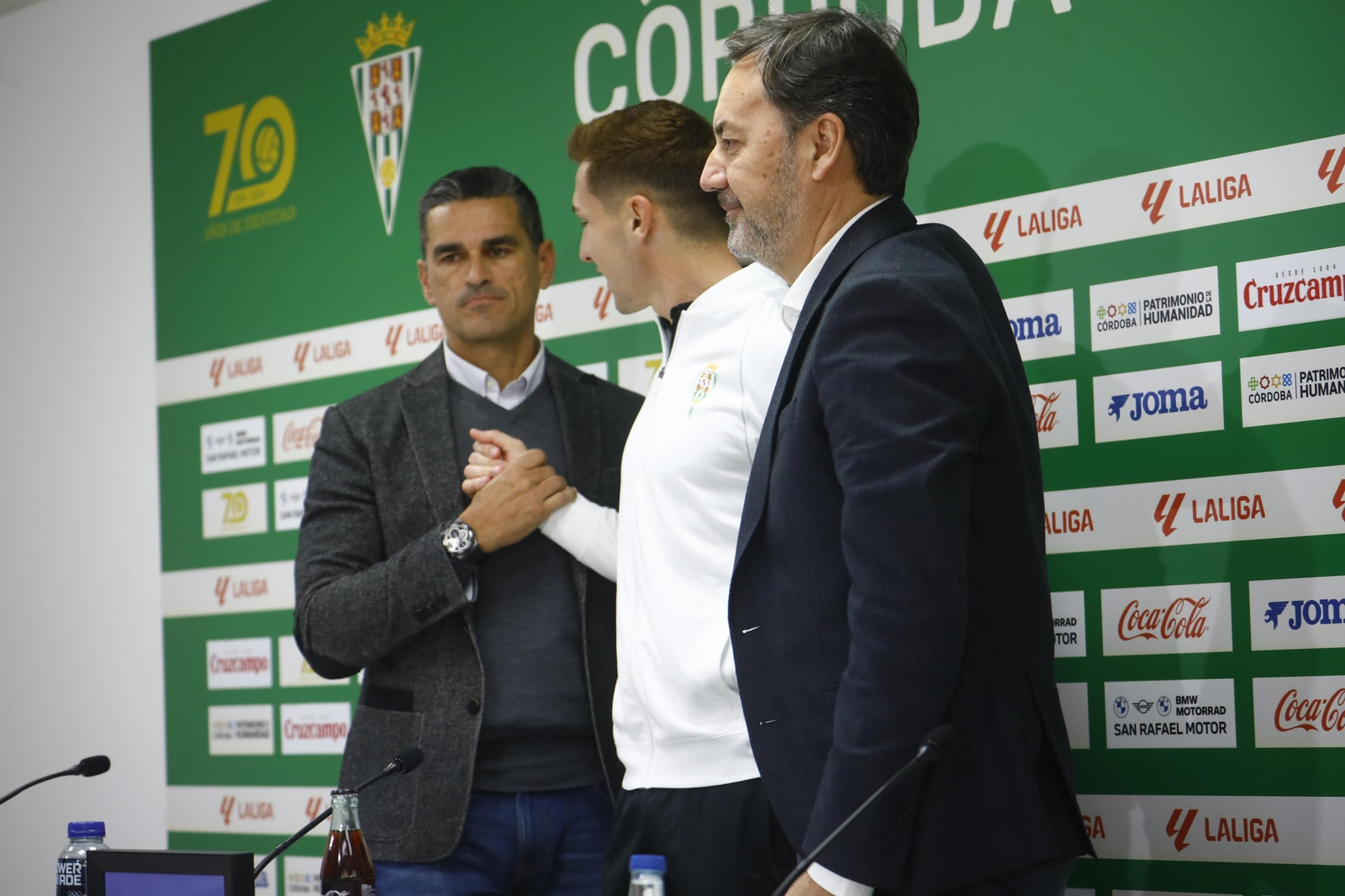 Las mejores fotos de la presentación de Del Moral como jugador del Córdoba aCF