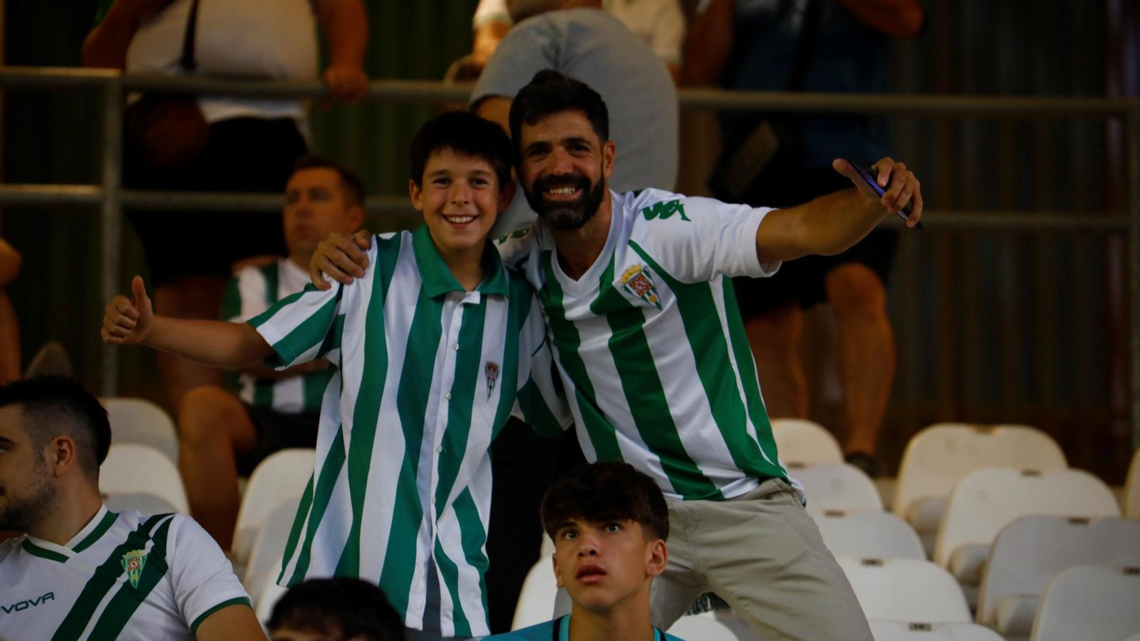 Búscate en las gradas del Arcángel en el Córdoba - Málaga CF
