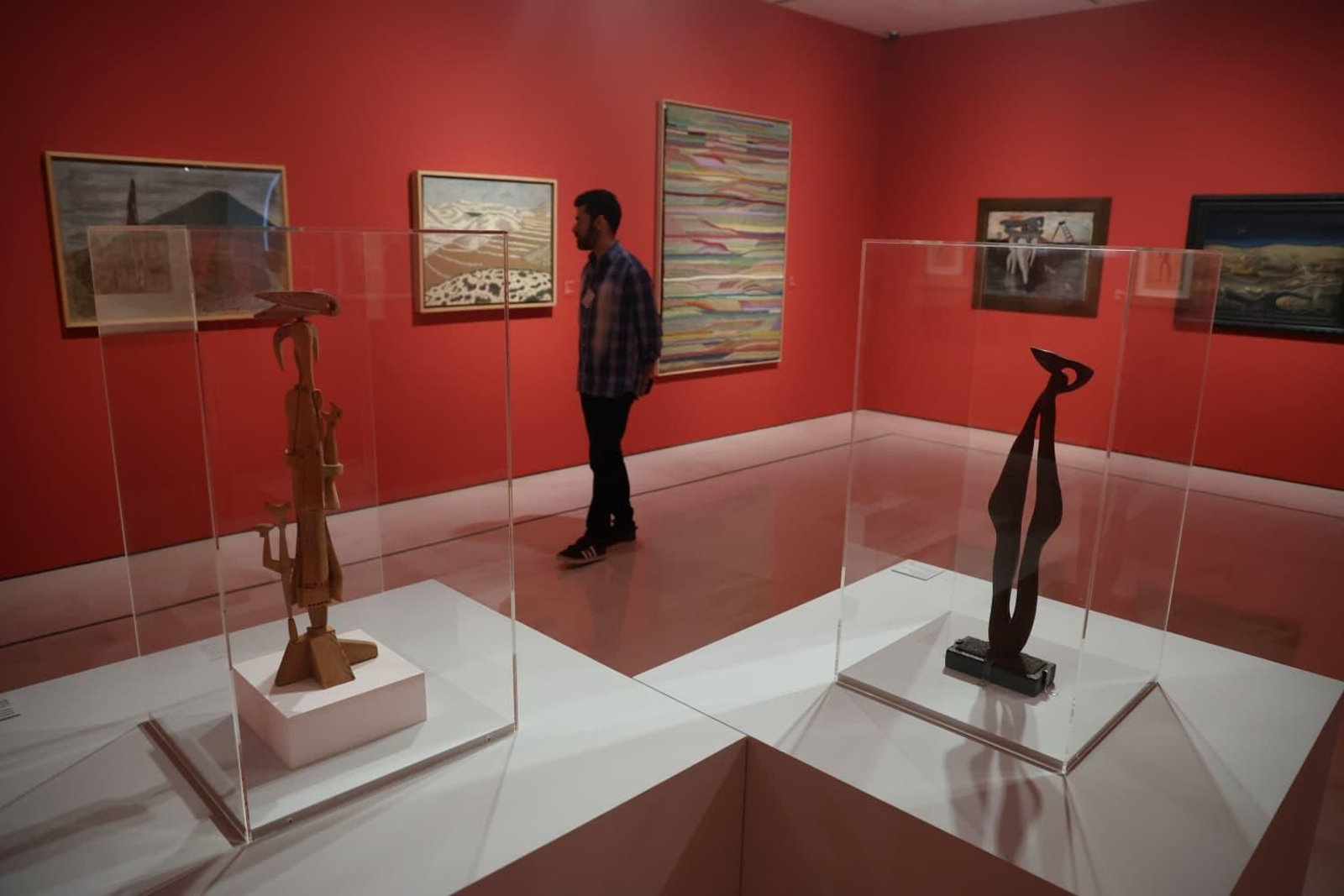 La exposición 'Telúricos y primitivos' en el Museo Thyssen de Málaga, en imágenes