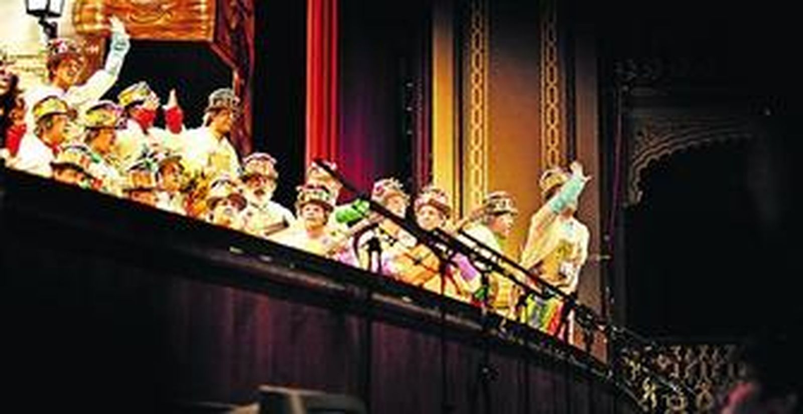 El Concurso del Falla ha disparado las cifras de usuarios de la red social 'Cadizbook'.