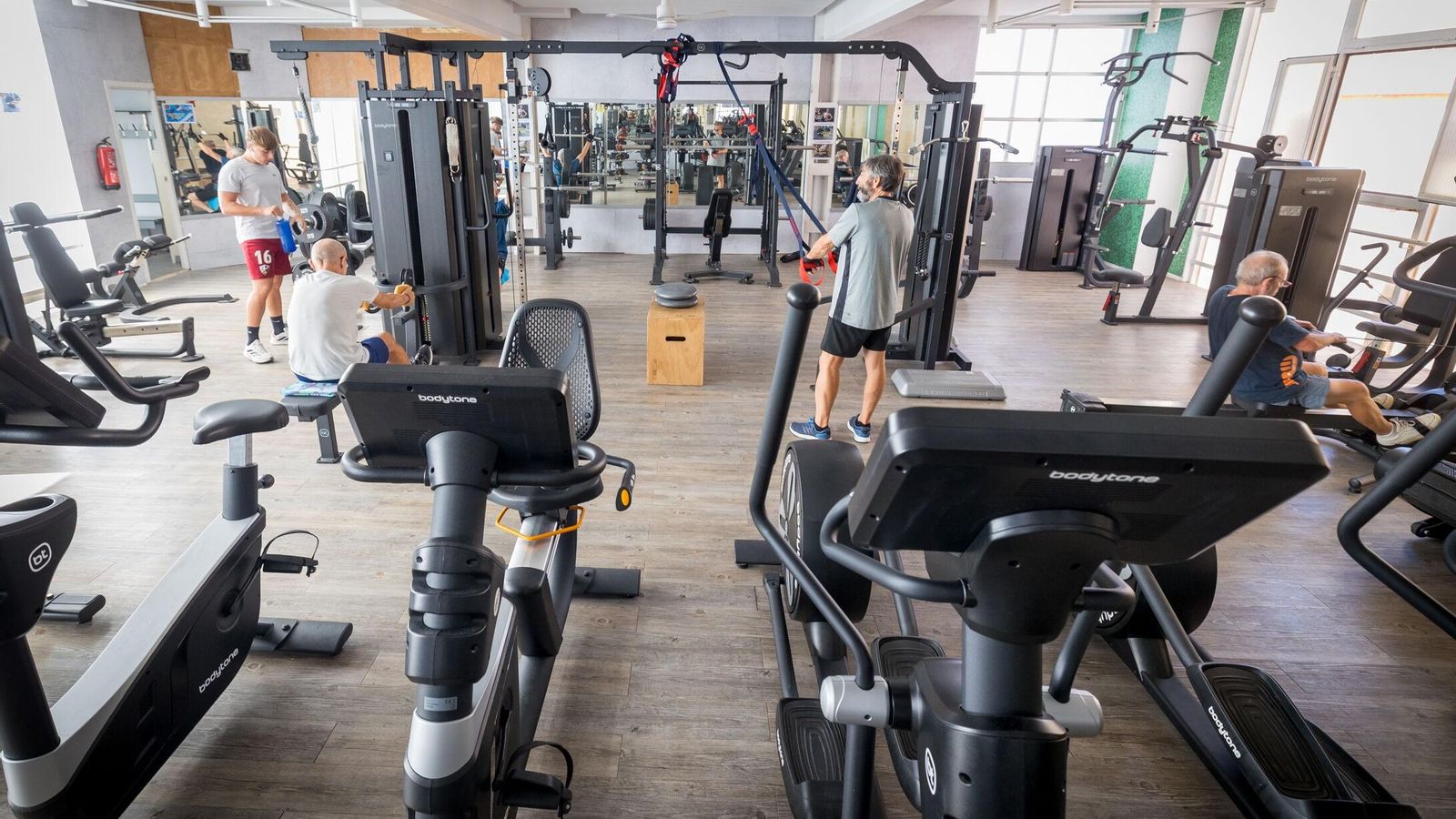Usuarios en el interior de la sala de máquinas.