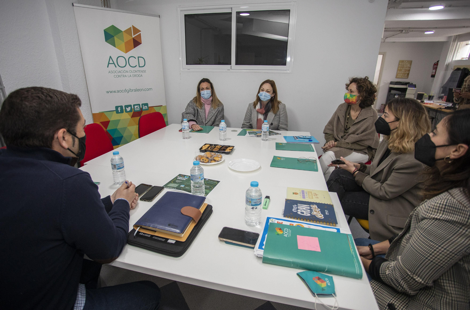 Reunión de las concejalas onubenses con la Asociación Olontense contra la Droga