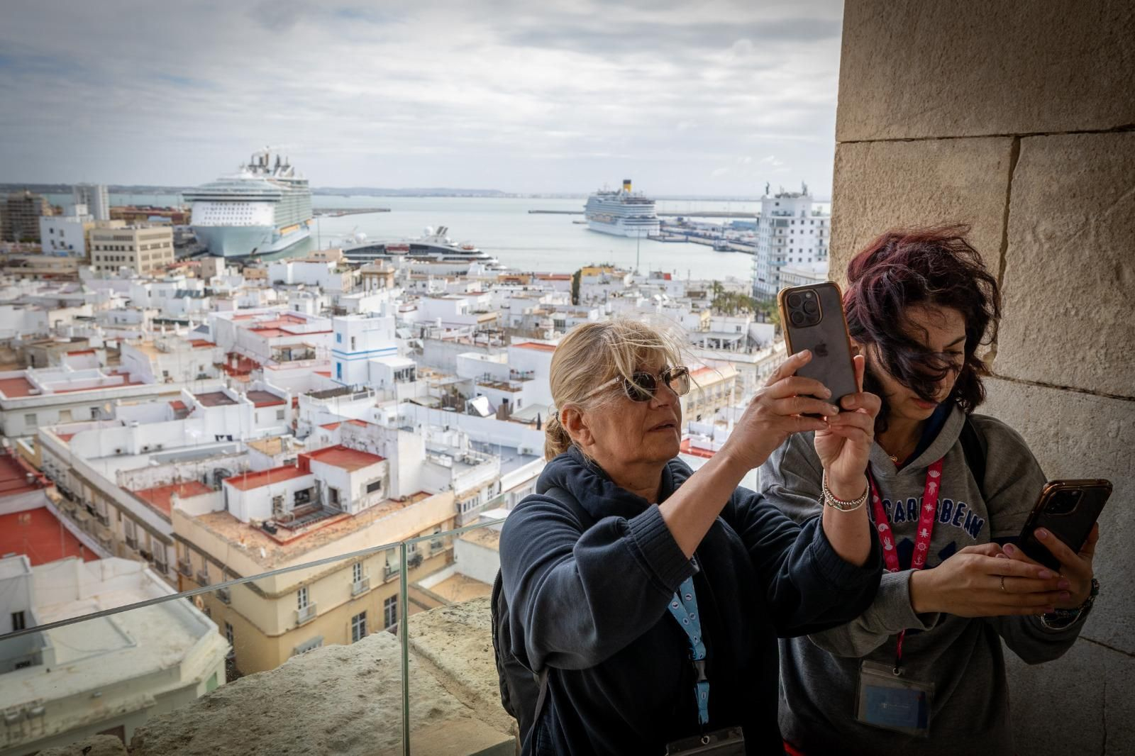 Imágenes de los cruceristas que han llegado a Cádiz este 1 de mayo festivo