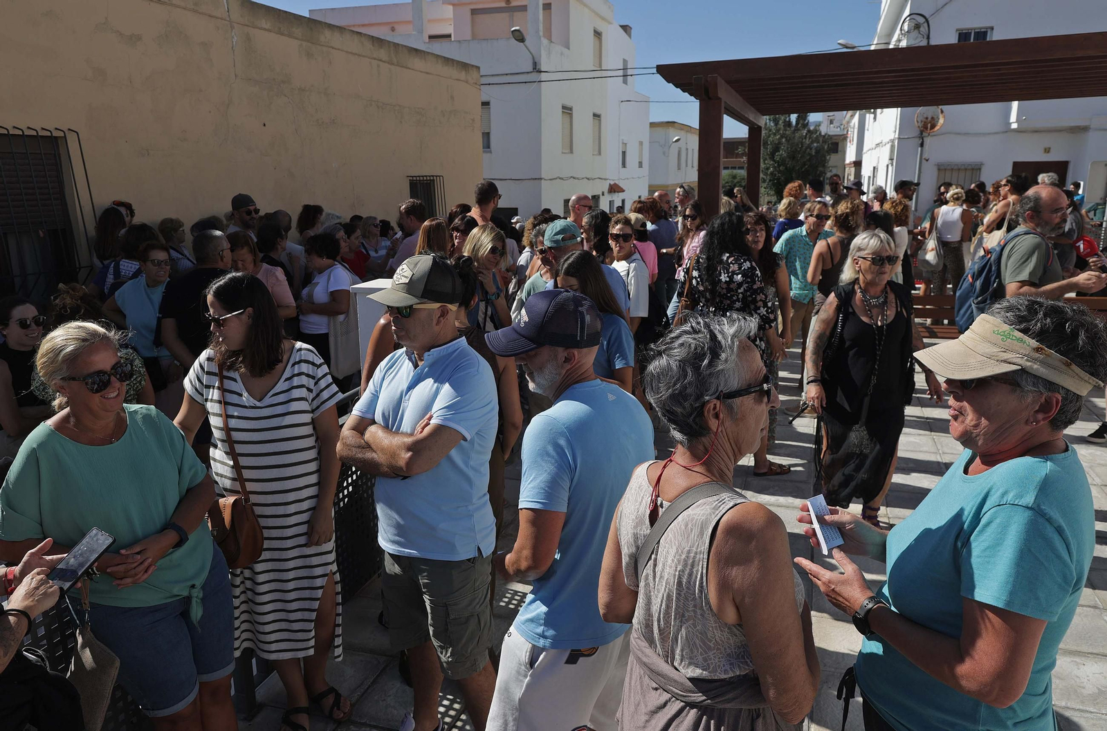 Fotos de la manifestación contra la reforma del frente litoral en Tarifa