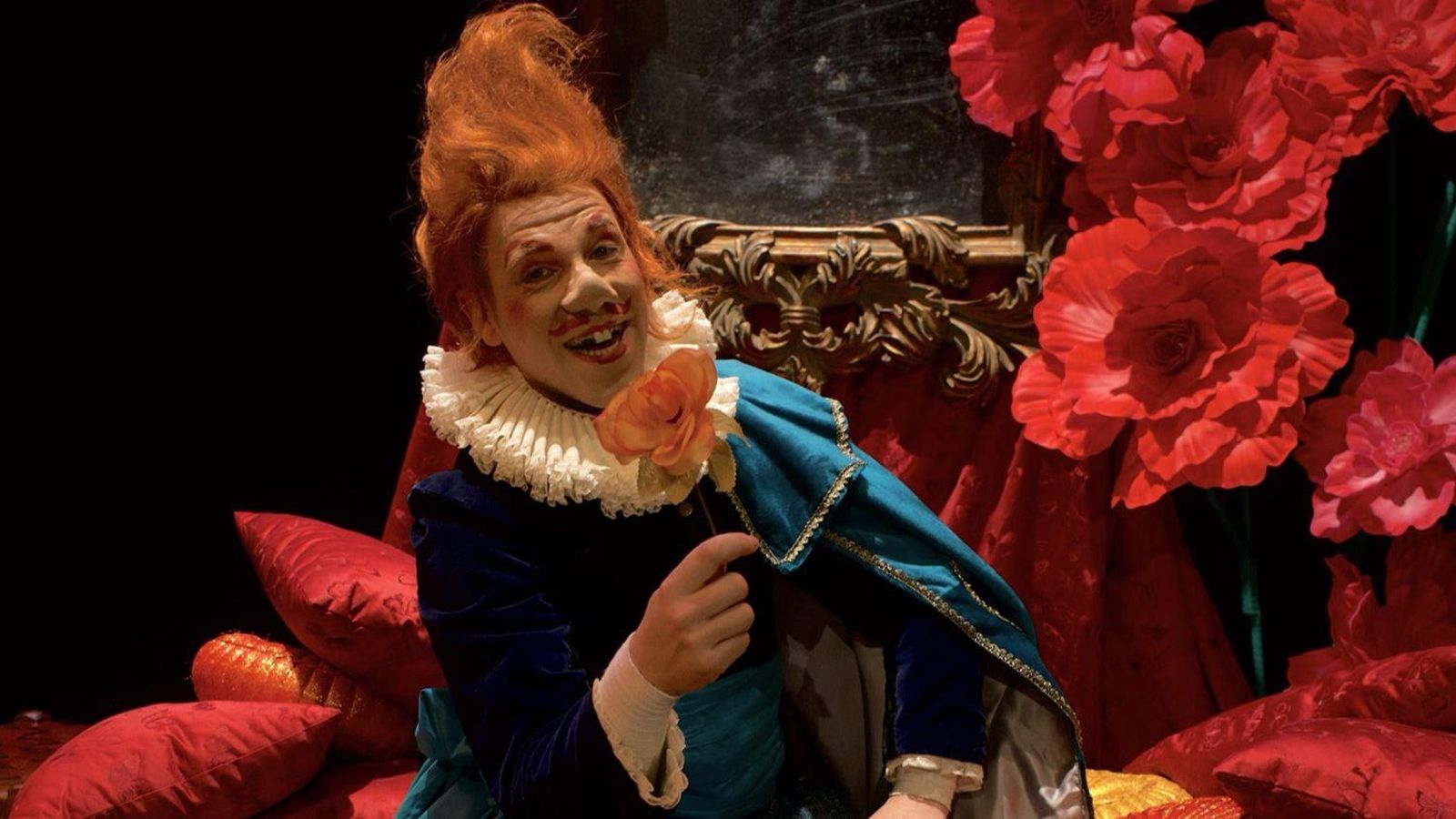 Uno de los pretendientes que corteja a las hermanas en la obra.