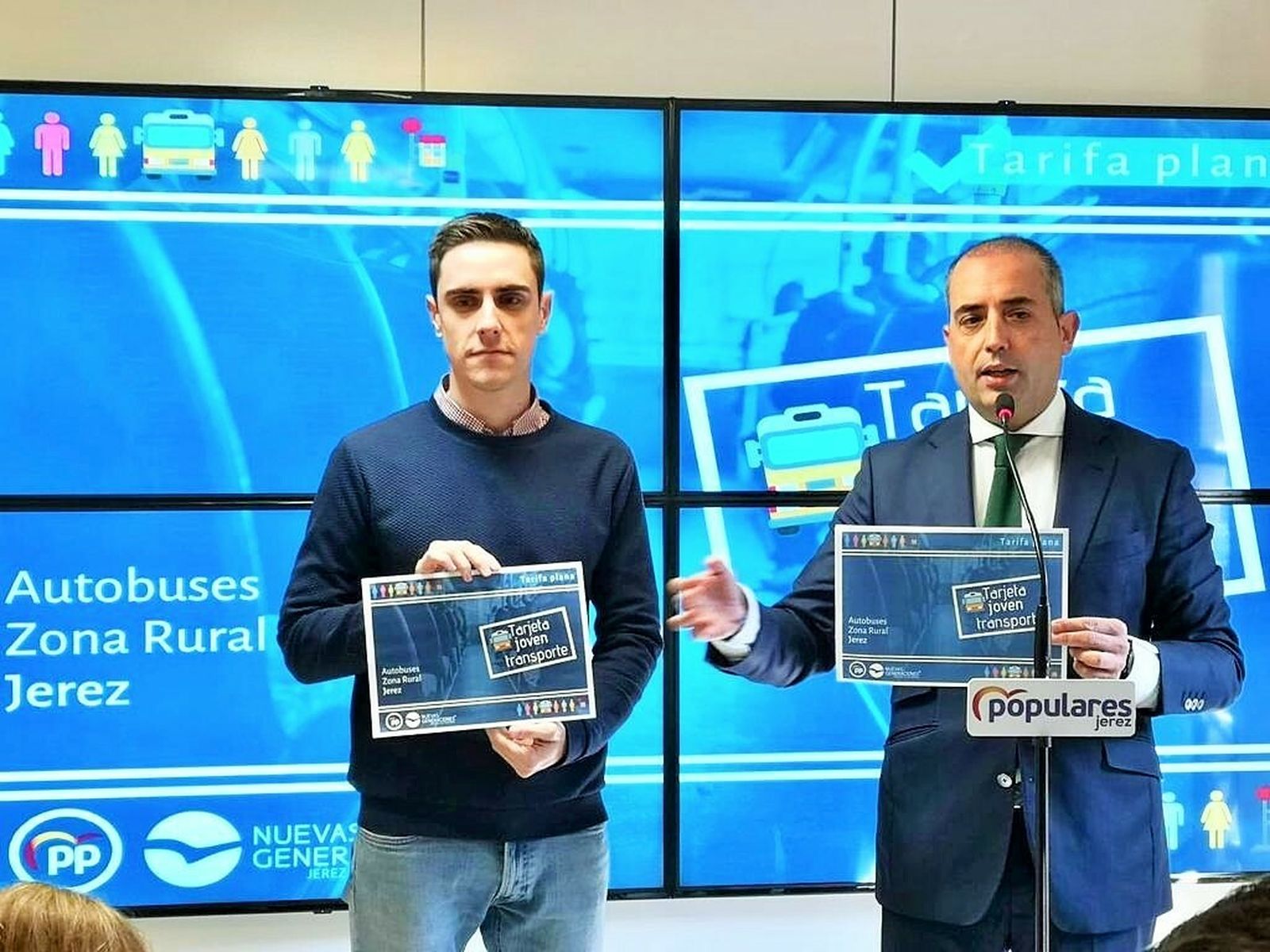 Espinar y Saldaña anunciando la propuesta del tarjeta joven para el autobús