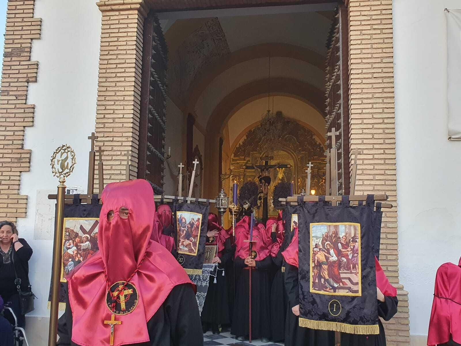 Martes Santo en Castro del Río: La procesión del Cristo de la Salud, en imágenes