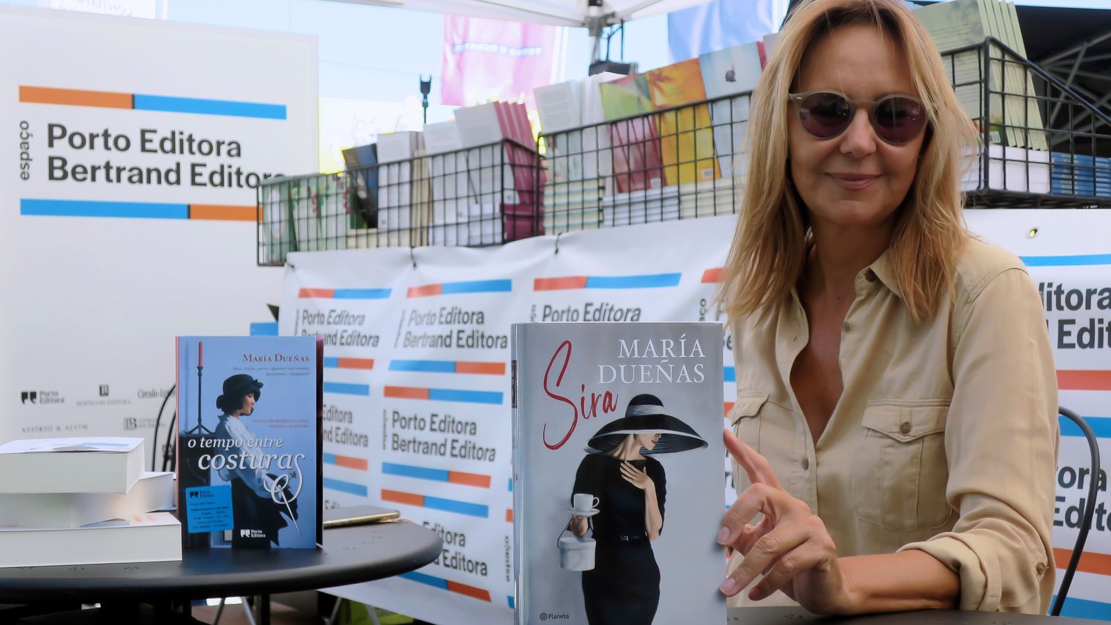 María Dueñas en una reciente cita literaria en Oporto