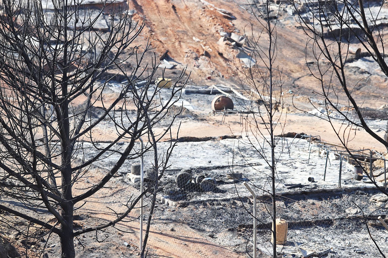 Así quedó el asentamiento de chabolas en Palos de la Frontera tras el incendio
