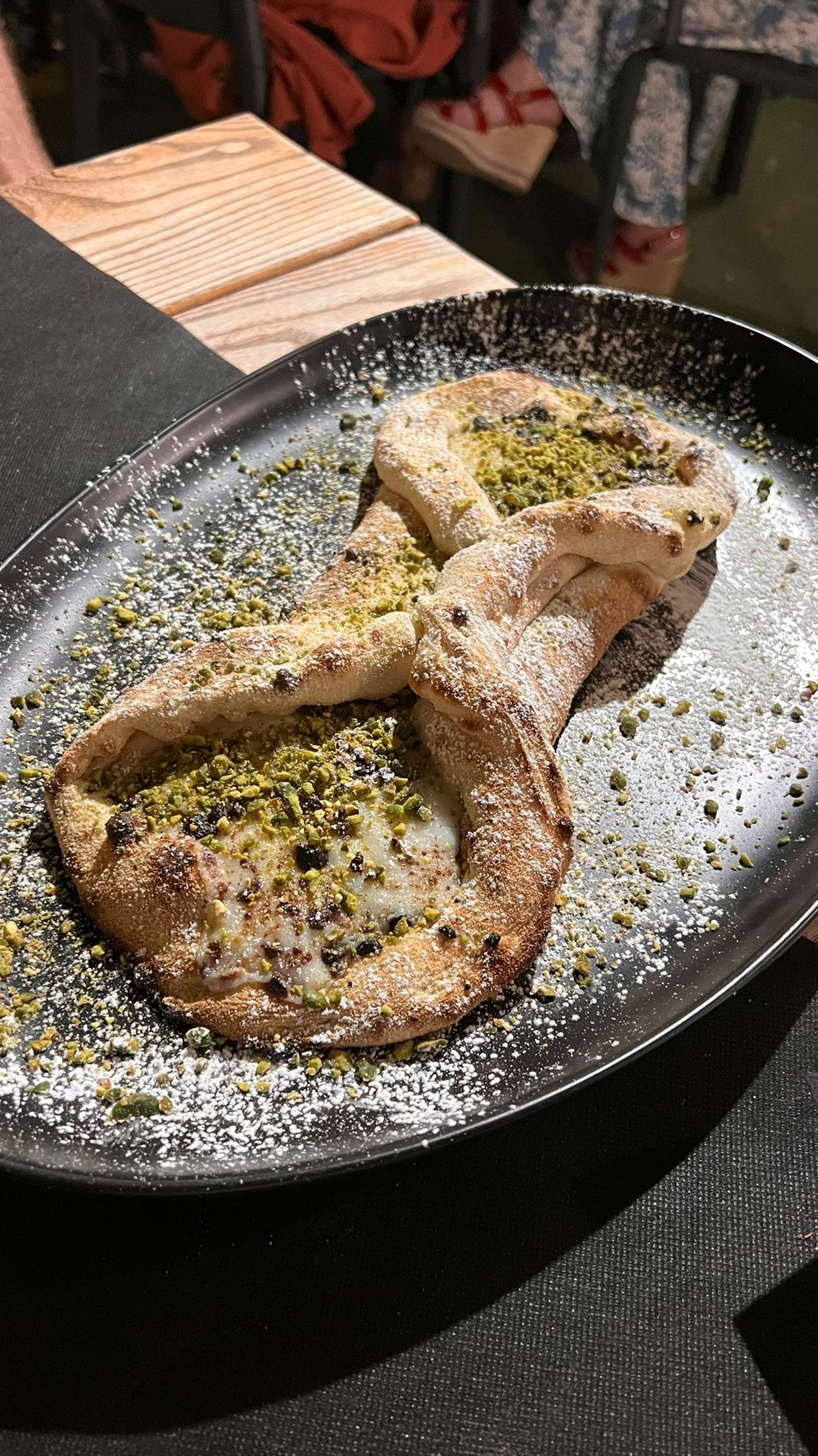 El chef Francesco Lapadula le da un toque diferente sustituyendo la masa original por otra de pizza