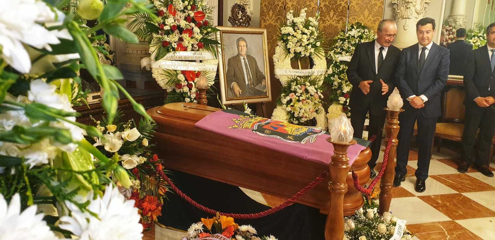 Fotos de la capilla ardiente de Manuel Alcántara