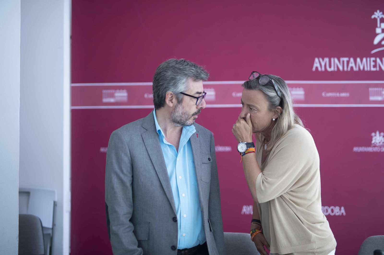 Miguel Ángel Torrico e Isabel Albás en una rueda de prensa en Capitulares