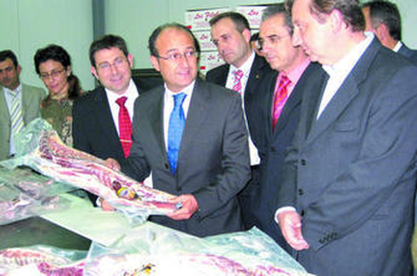 Martín Soler, durante la visita a las instalaciones del matadero de la cooperativa Los Filabres en Lubrín.