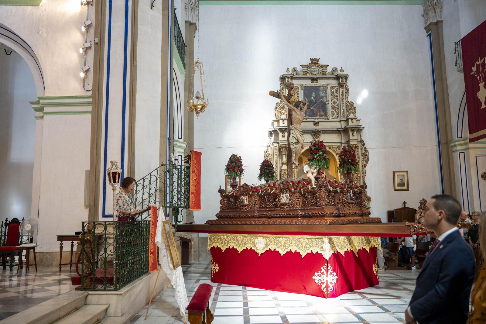 Eucaristía y procesión de Exaltación de la Cruz en la localidad de Vélez-Rubio