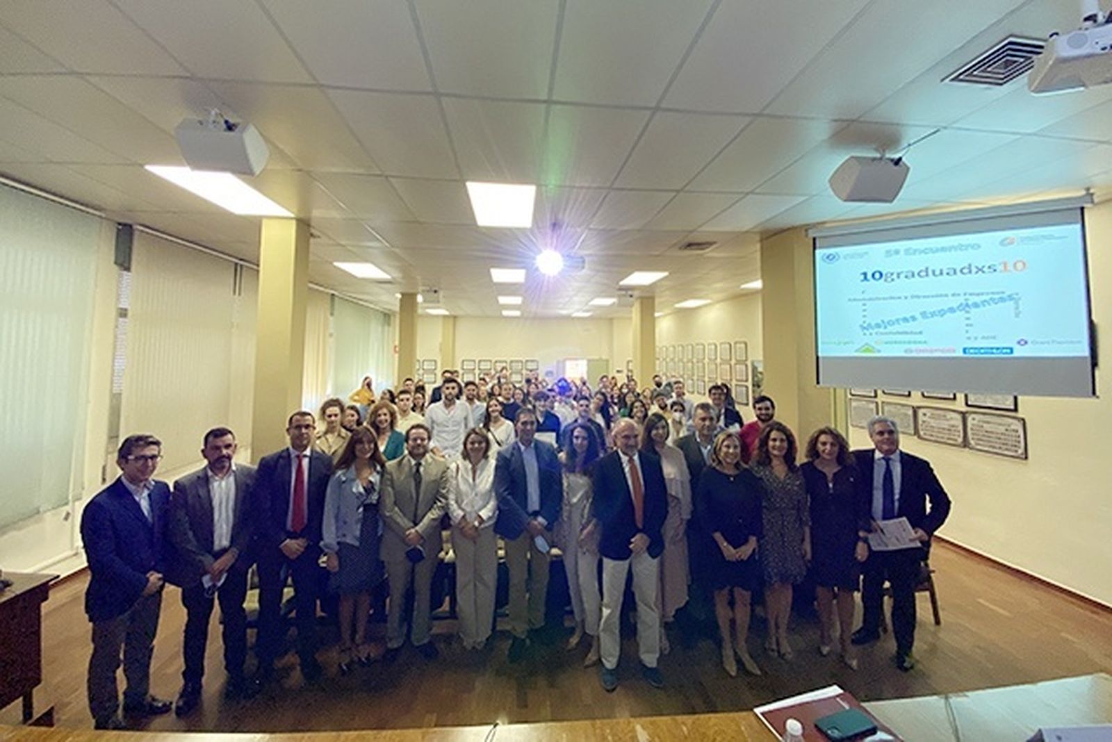 Encuentro '10Graduadxs10'.