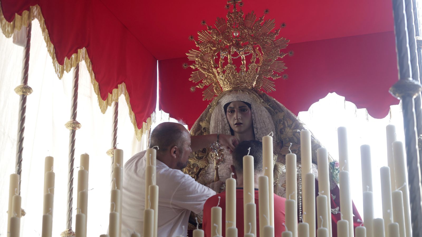 Preparativos en las iglesias de Algeciras para la Magna Mariana, en imágenes