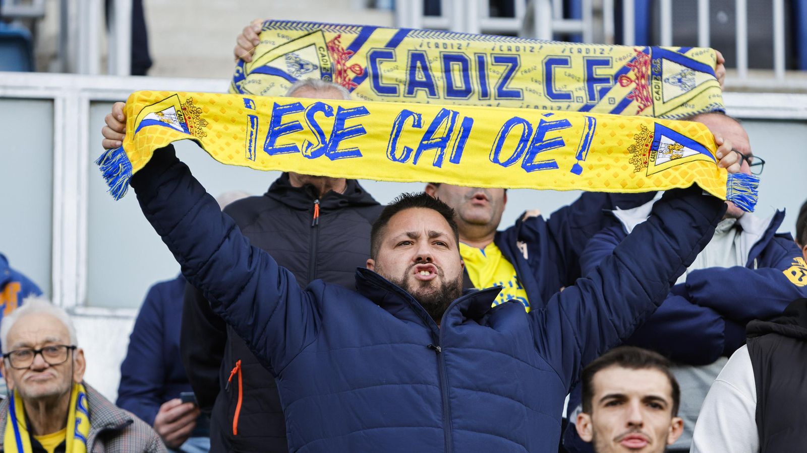 Búscate entre las fotos del partido de fútbol Cádiz CF - Albacete Balompié