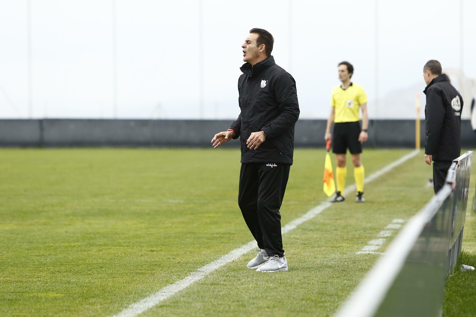 Manolo Ruiz durante el duelo ante el Recreativo Granada (1-1).