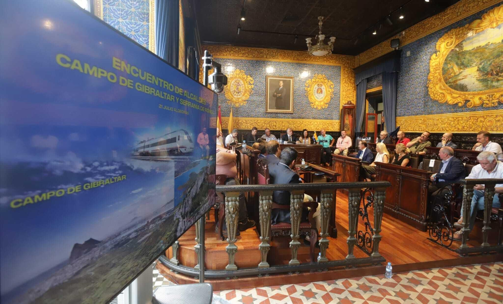 La reunión celebrada en el salón de plenos de Algeciras.