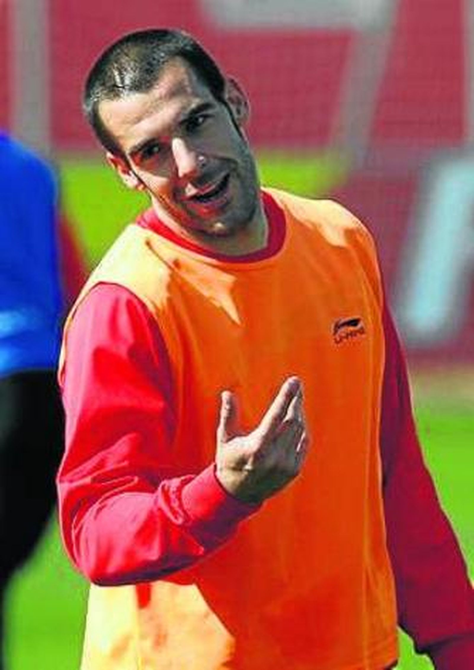 Spahic y Perotti siguen al margen del resto de la plantilla