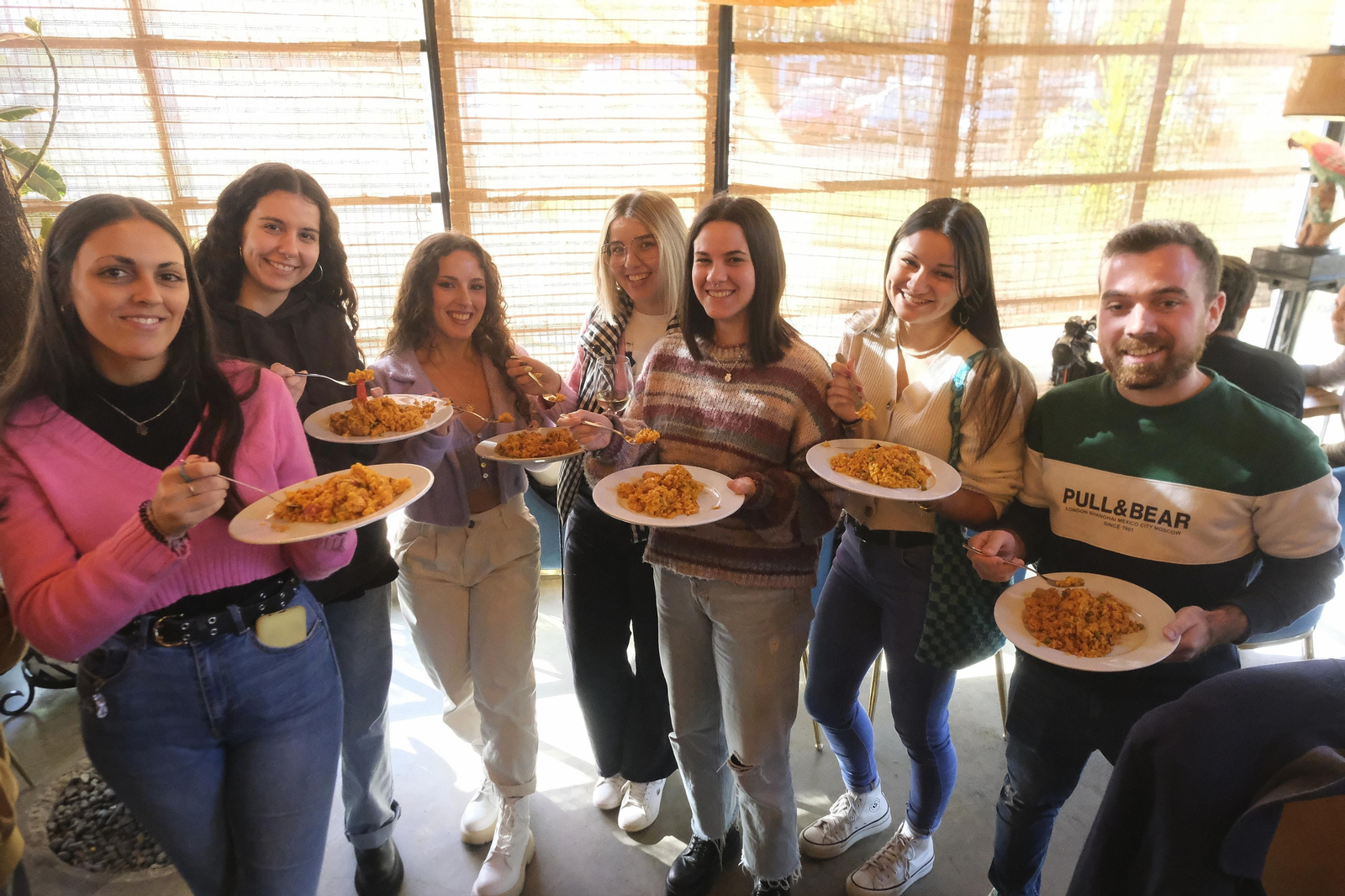 La jornada del perol cordobés en el Mercado Victoria, en imágenes