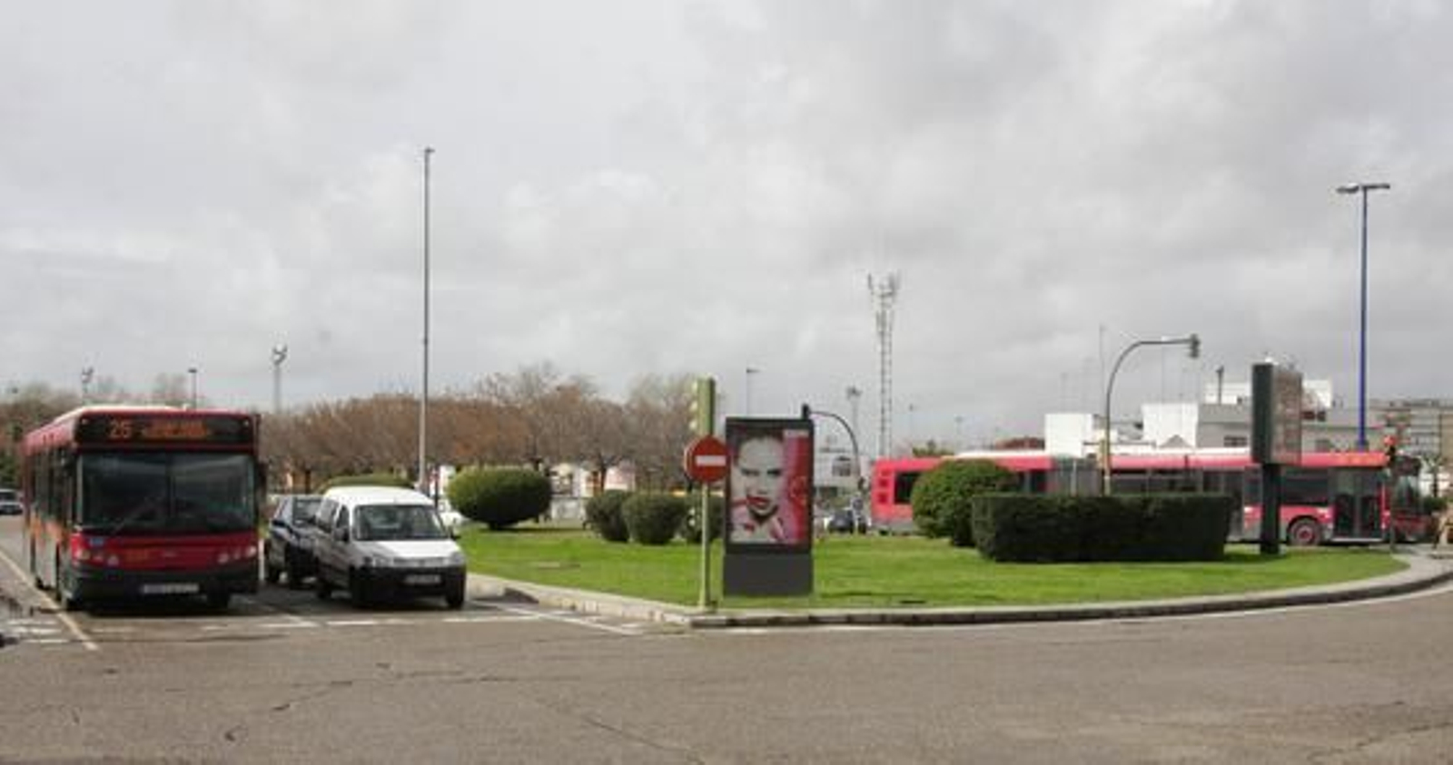 La Ronda del Tamarguillo no logra convertirse en un lugar de esparcimiento ciudadano.

Foto: Belén Vargas