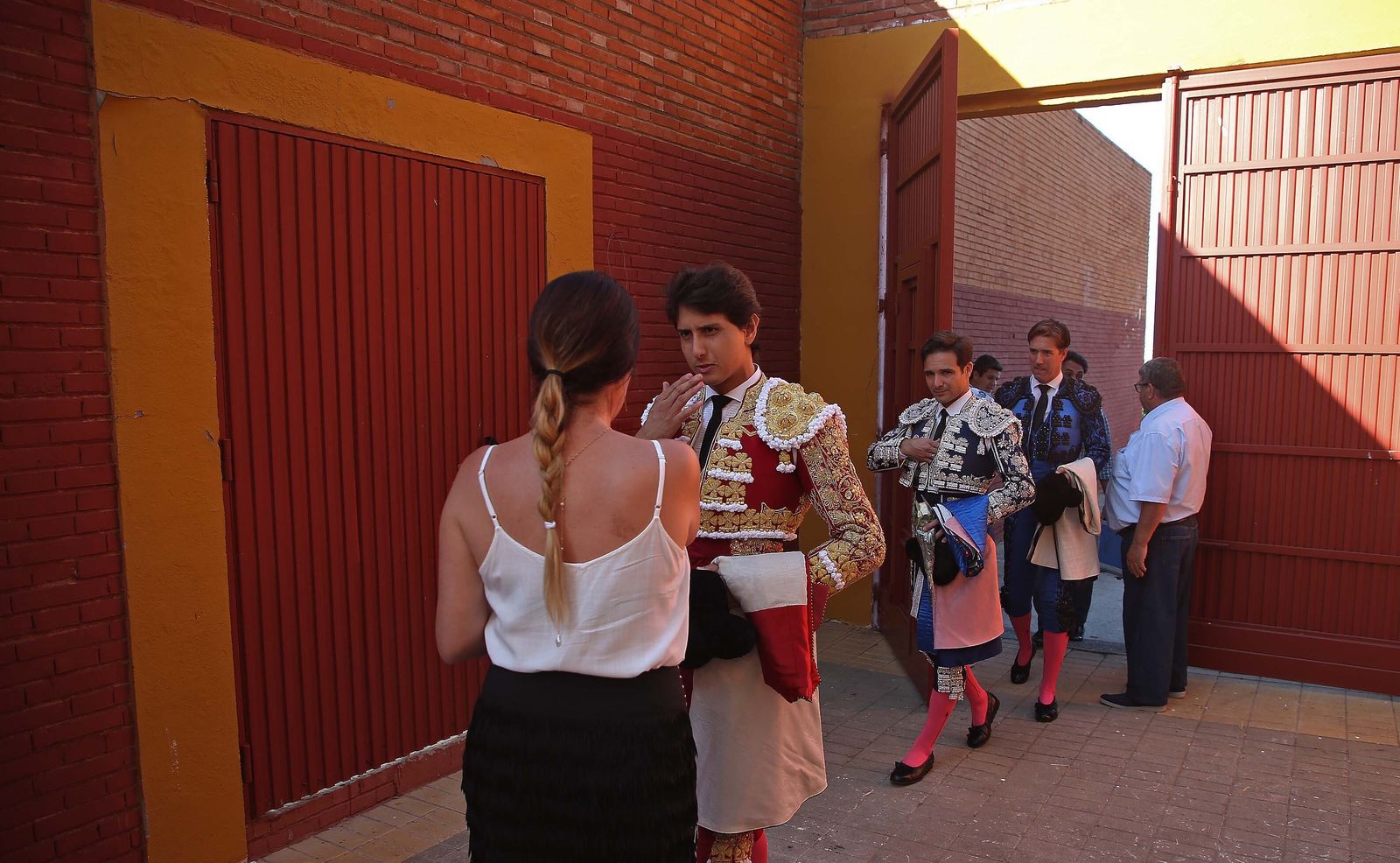 Fotos de la corrida del jueves de la Feria Taurina de Algeciras 2023:  Salvador Vega, Roca Rey y Pablo Aguado