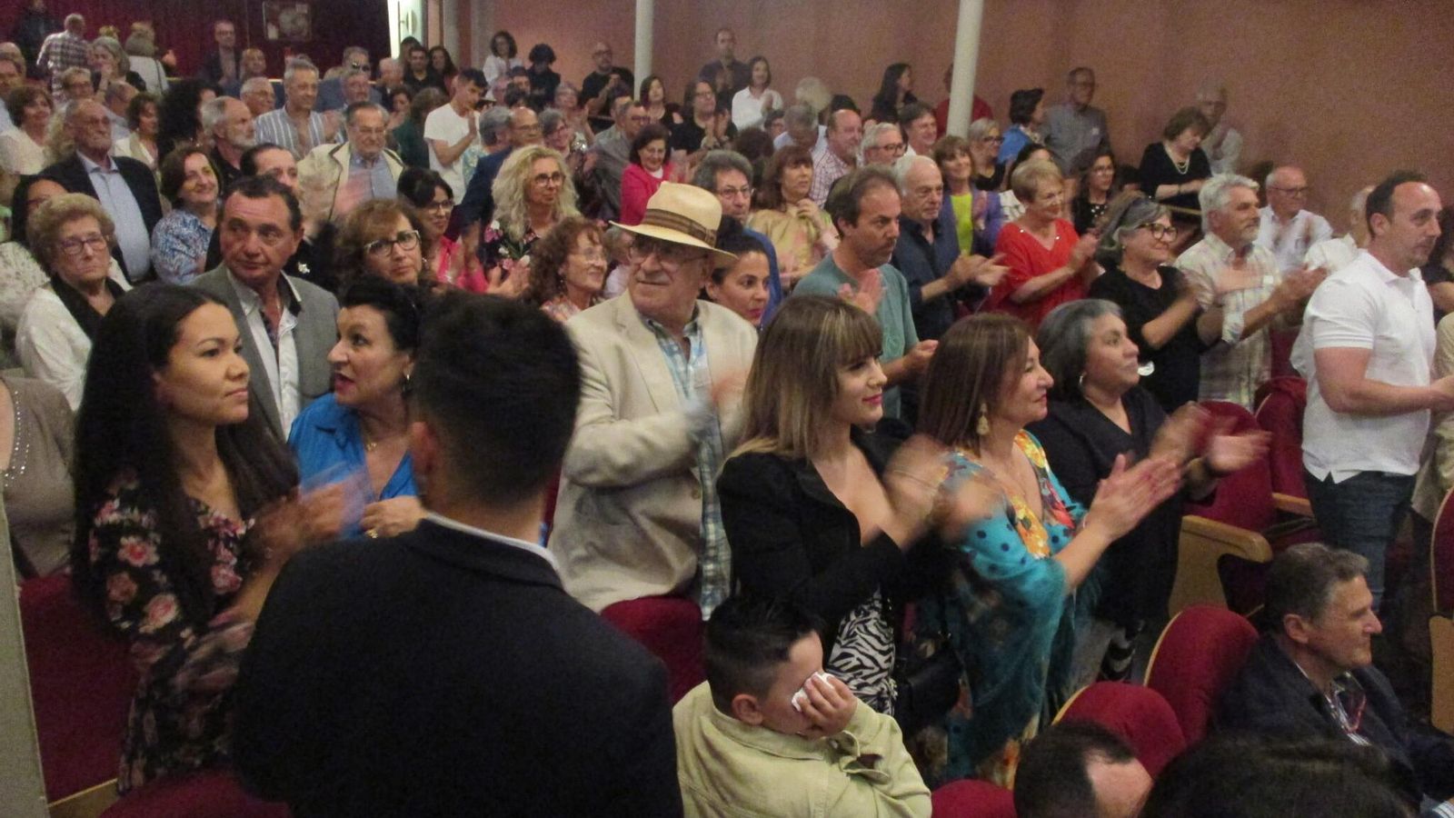 El Teatro Apolo se llenó en su totalidad de un público entusiasta.