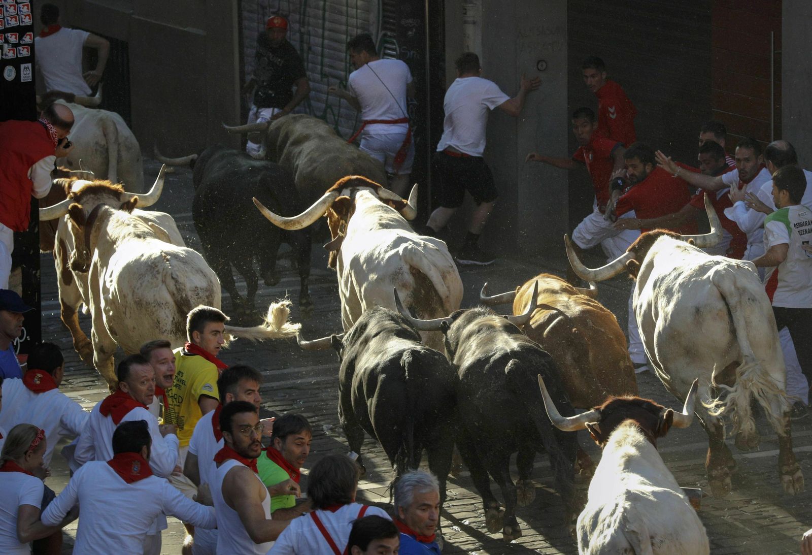Las imágenes del sexto encierro de San Fermín 2019