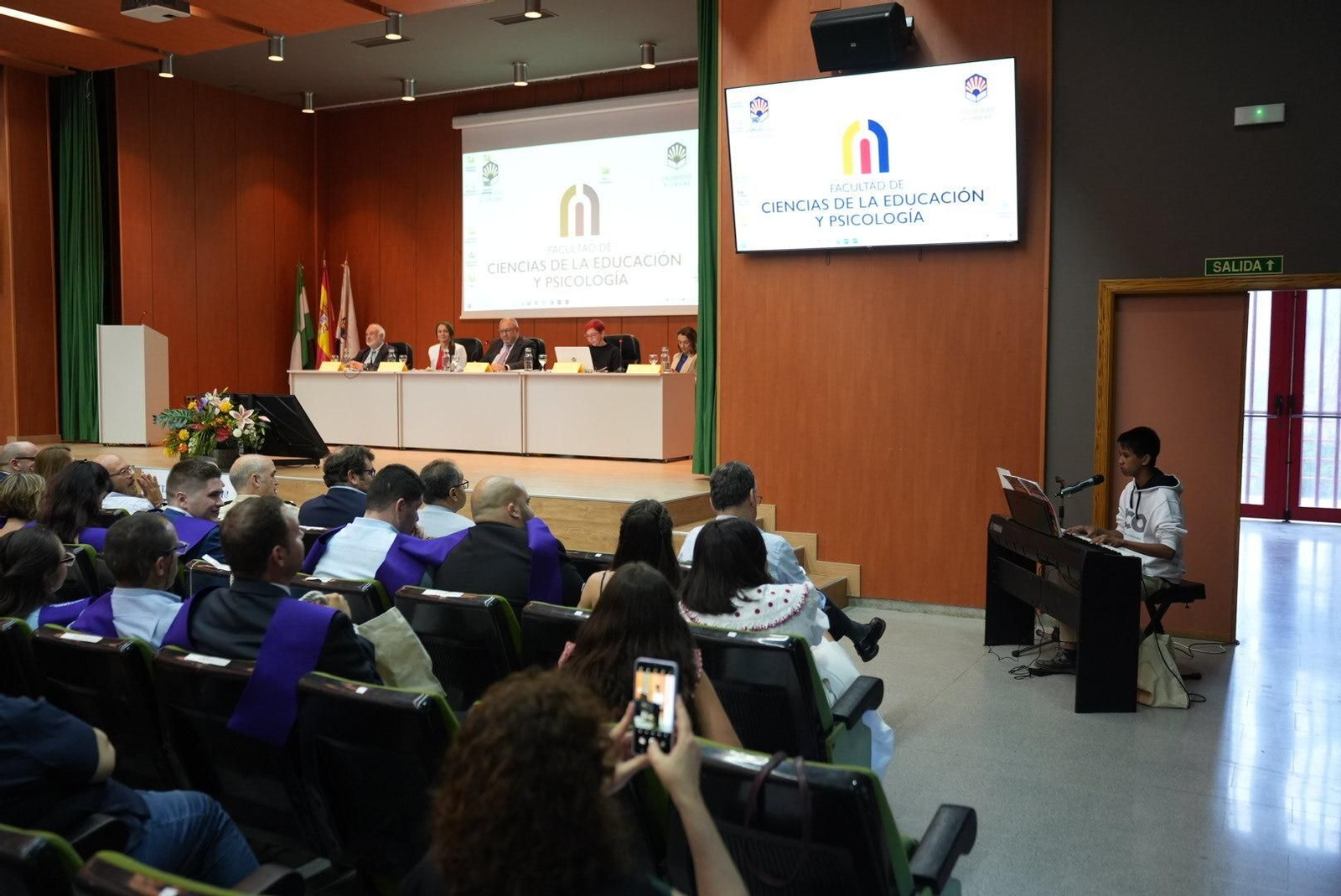 Las imágenes de la graduación de la tercera promoción de UCOIncluye