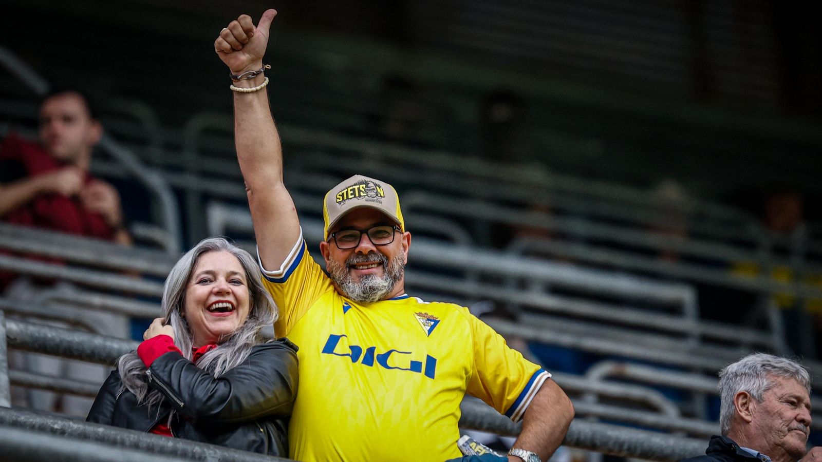 Búscate entre las imágenes del partido de futbol Cádiz CF - Málaga CF
