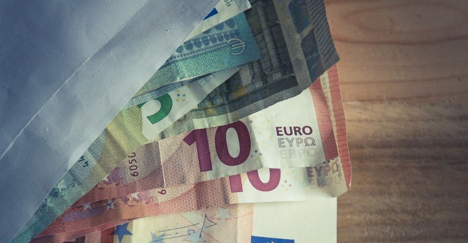 La chica que perdió la bolsa apareció al momento