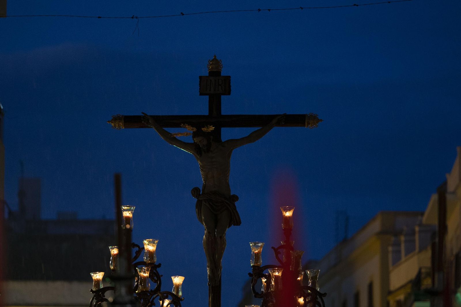 Imágenes de la salida de Misericordia en la Semana Santa de El Puerto 2025