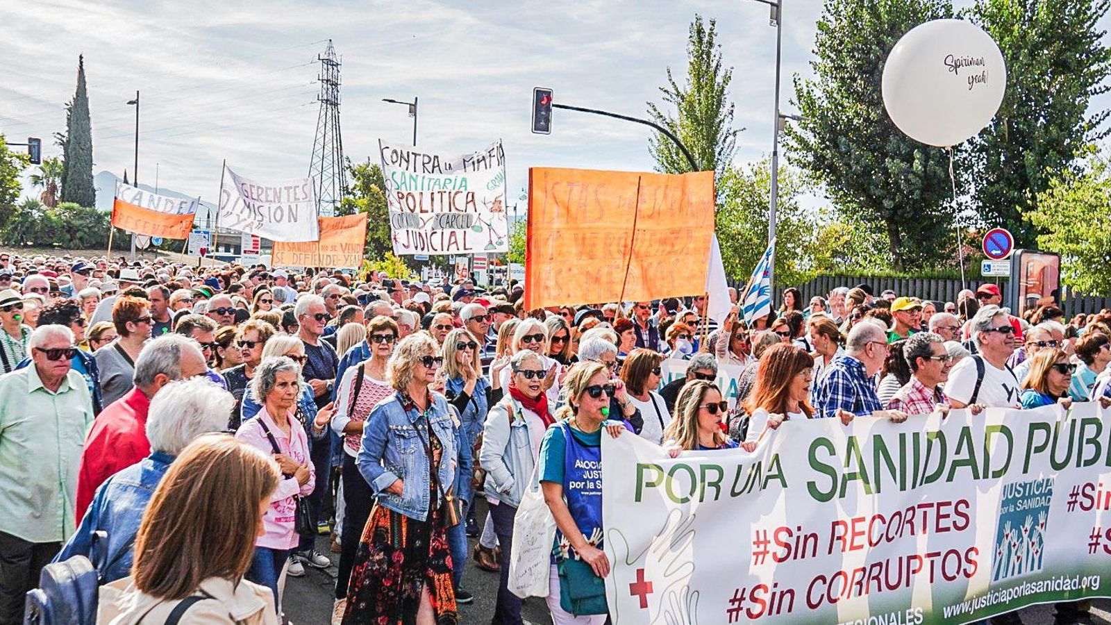 Manifestación por la sanidad pública en honor a Jesús Candel en Granada Manifestación por la sanidad pública en honor a Jesús Candel en Granada