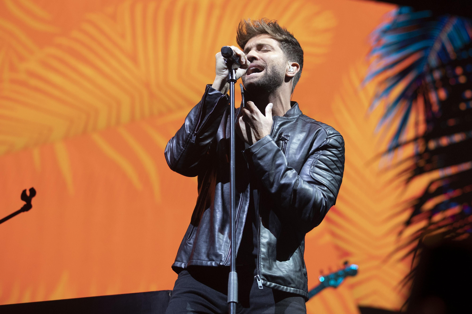 Pablo Alborán con 'la Cuarta Hoja' triunfa en la Plaza de Toros de Granada