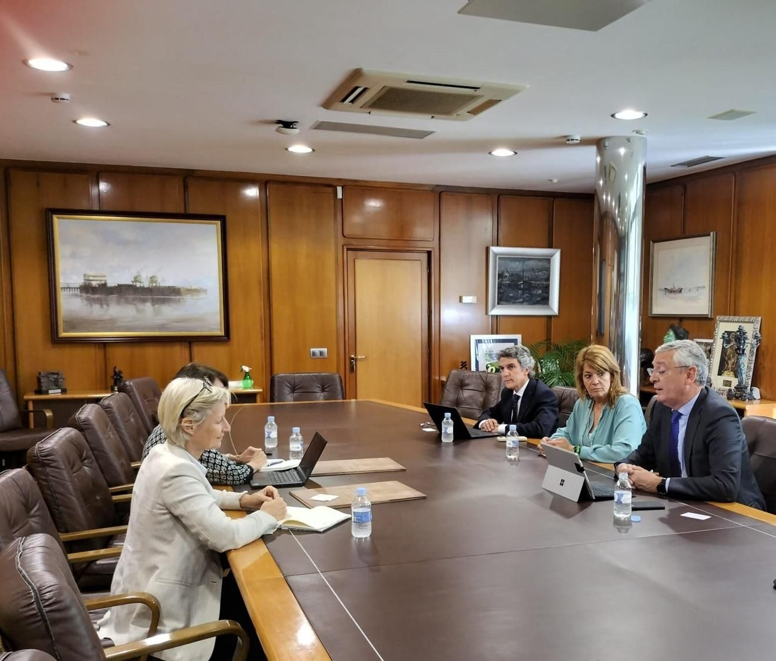 Reunión en la Autoridad Portuaria con los responsables de Air Liquide.