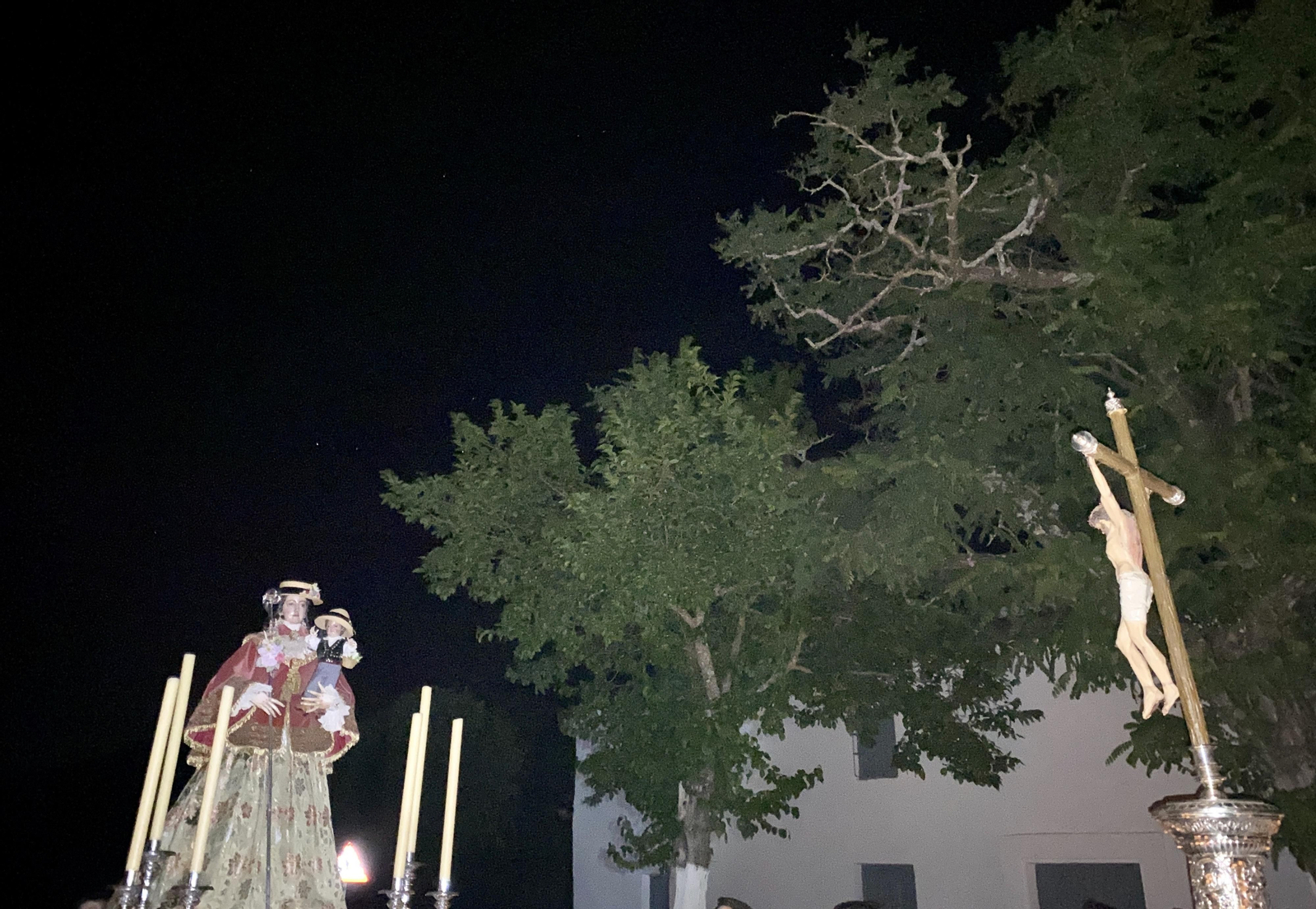 La llegada a Lucena de madrugada de la Virgen de Araceli, en fotografías