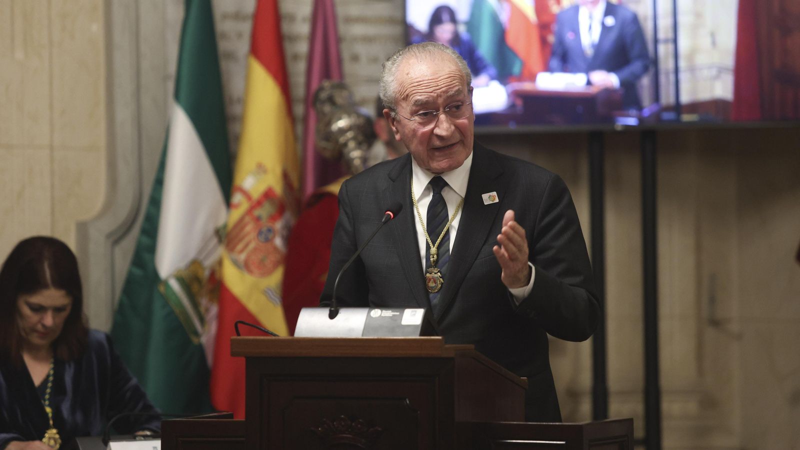 De la Torre durante la sesión para entregar la Medalla de la Ciudad de Málaga y el nombramiento de Hijo Adoptivo a título póstumo al político y diplomático mexicano Porfirio Smerdou Fleissner.