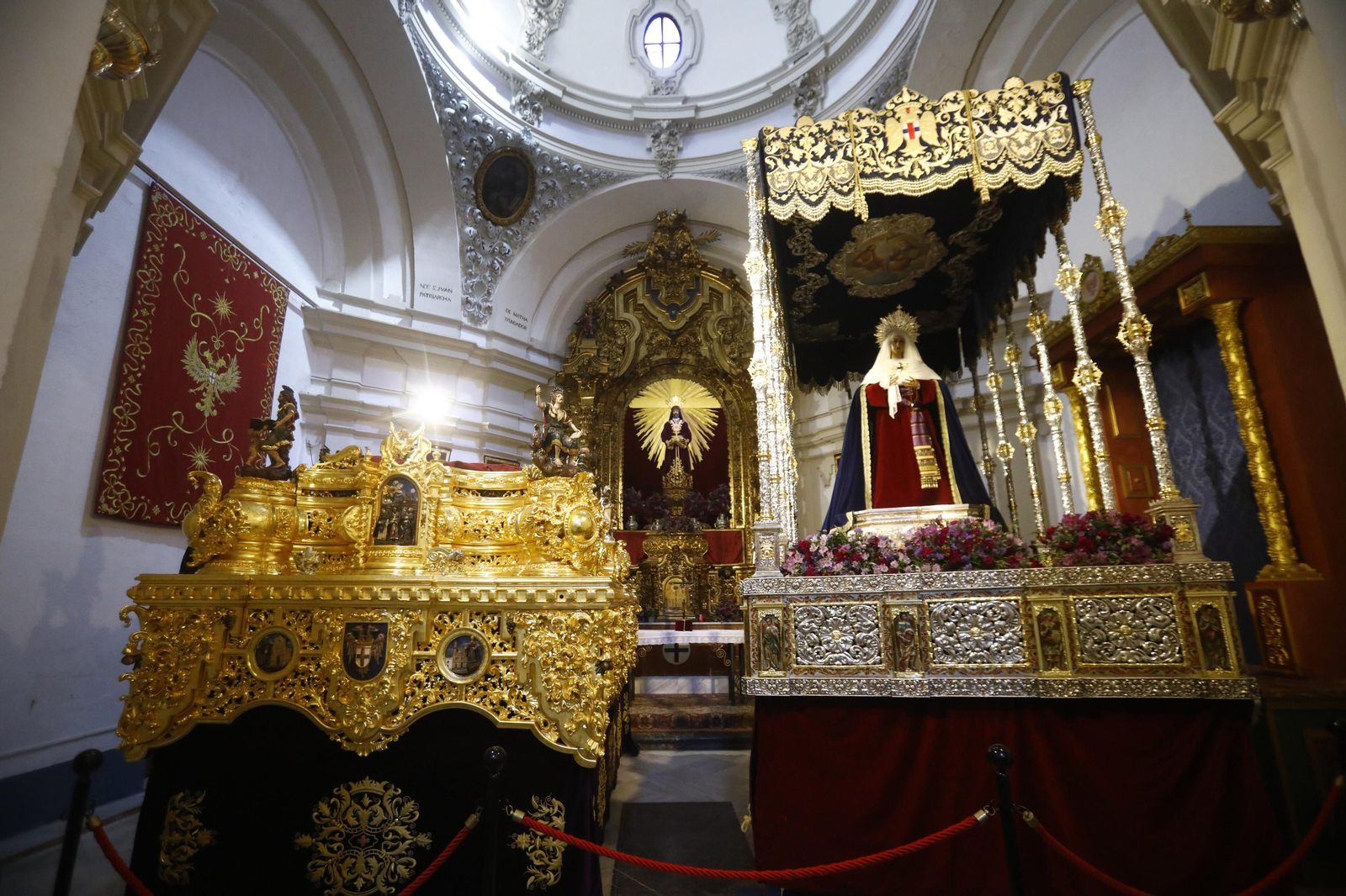 La hermandad del Rescatado inicia el montaje de sus pasos procesionales.