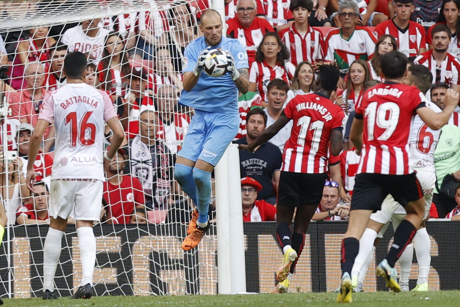 El meta Rajkovic, en un lance del Athletic-Mallorca.