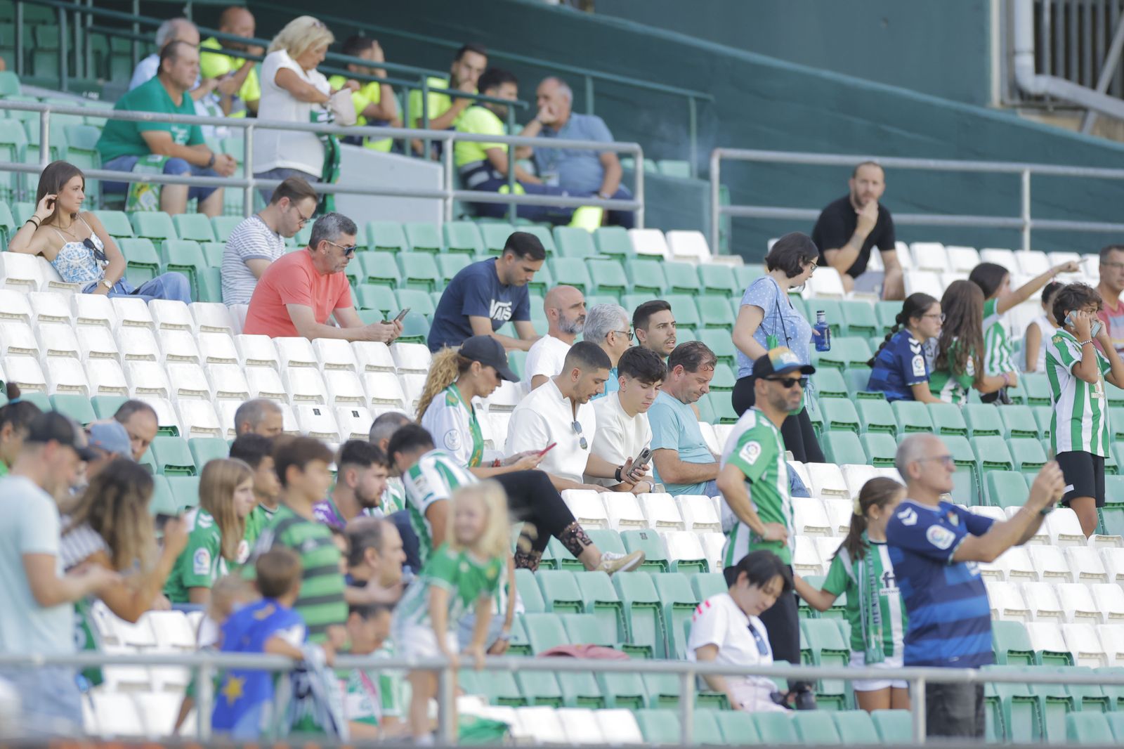 Búscate en la fotos del Betis-Sparta