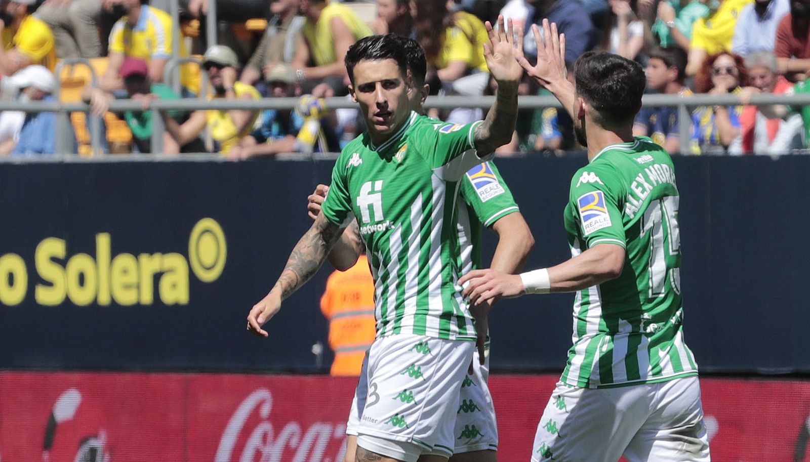 Tello celebra su gol ante el Cádiz.