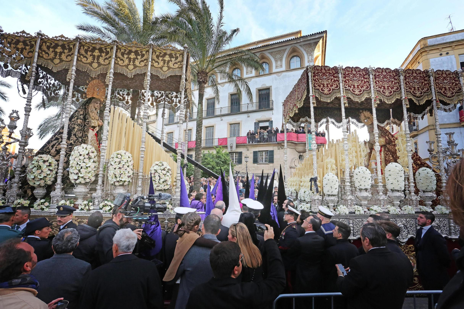 Emocionante resultó el encuentro entre La Soledad y la Virgen del Valle.