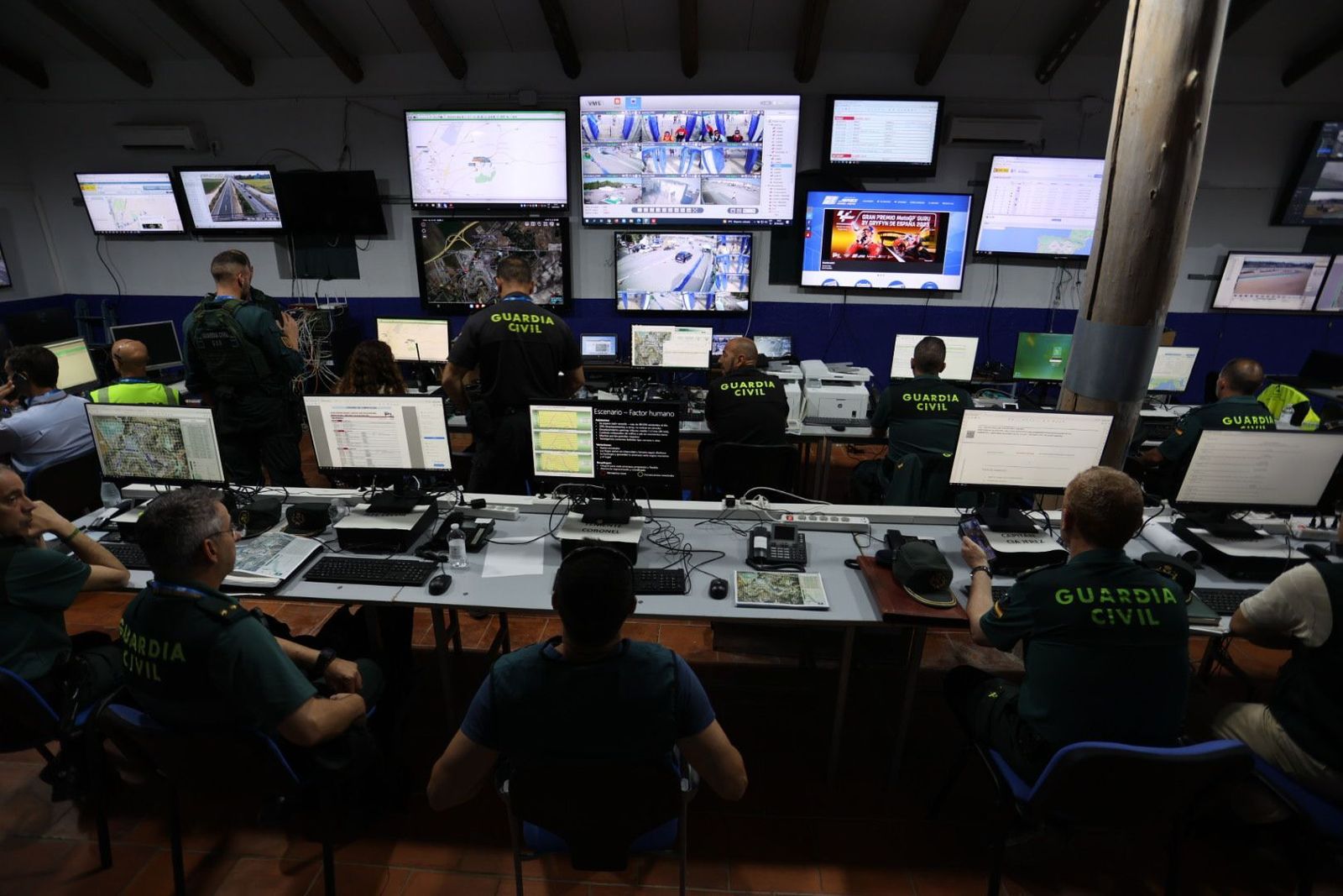 Imagen del Puesto de Mando Avanzado en el Circuito de Jerez por el Gran Premio de Motociclismo