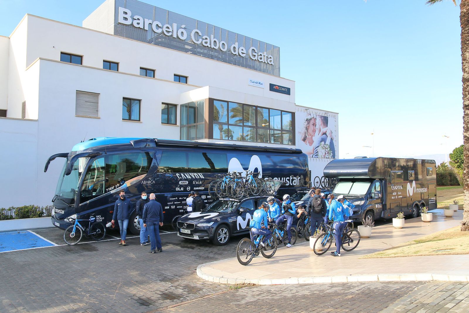 Fotogalería del entrenamiento del Movistar Team en Almería