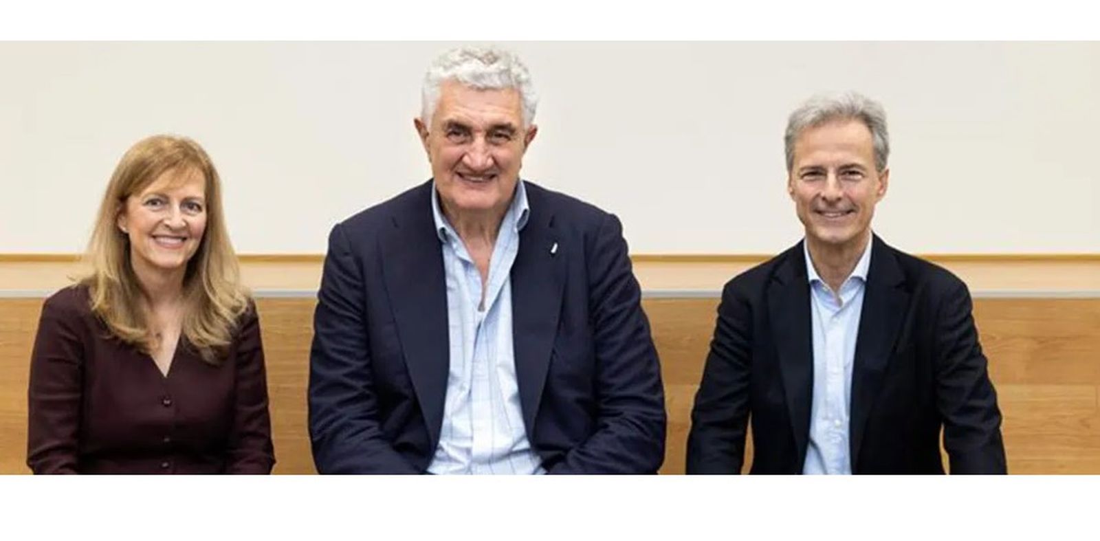 Fernando Romay y responsables de Santander Mapfre.