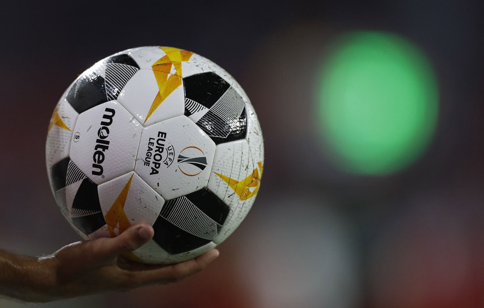 Las fotos del Sevilla-Apoel