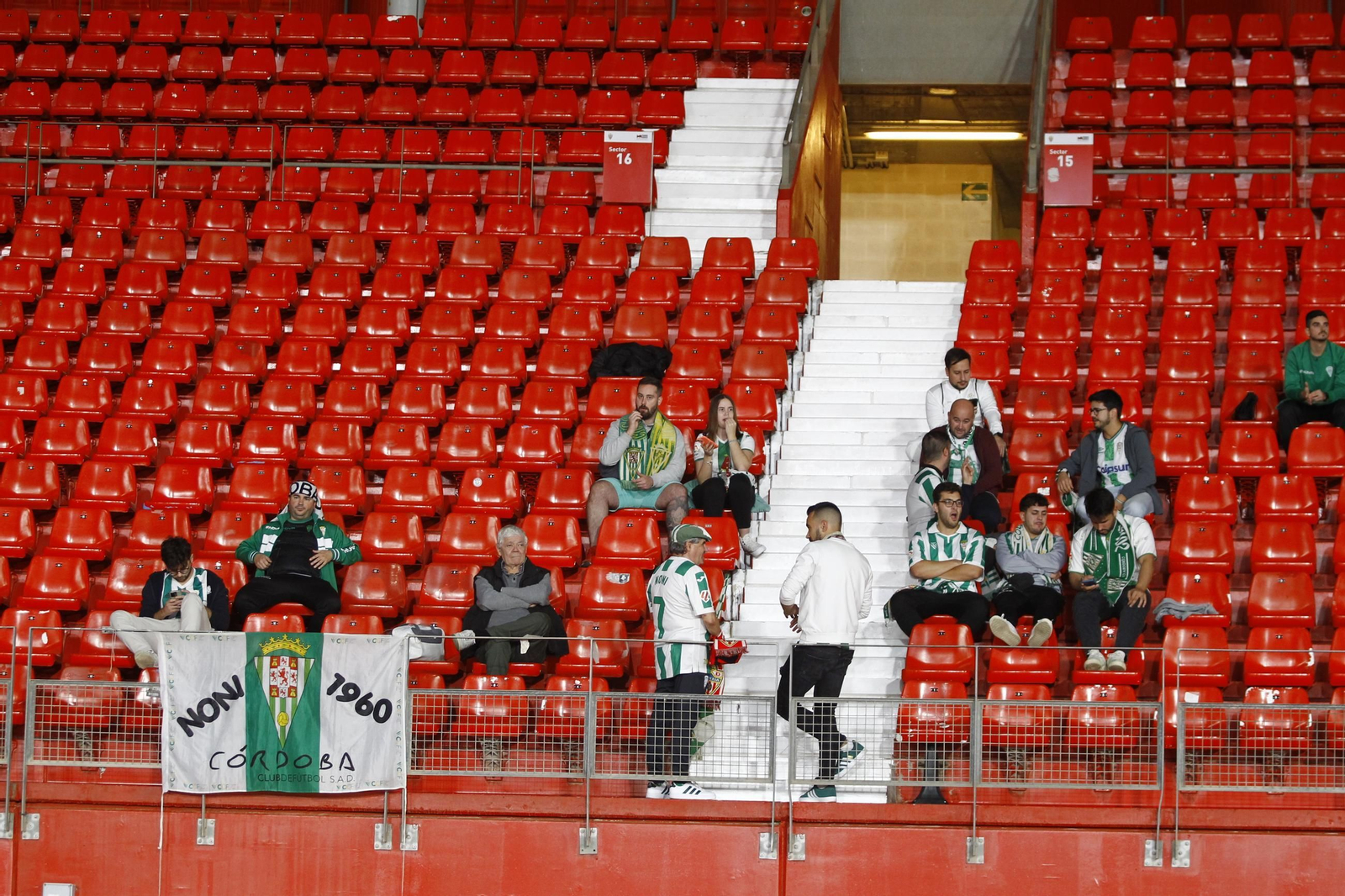 Búscate en las fotos del U.D. Almería-Córdoba C.F.