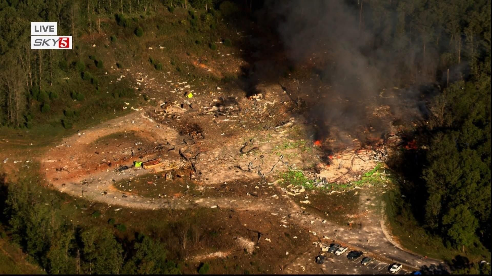 Imagen de Sky 5 con la fábrica arrasada tras la explosión.